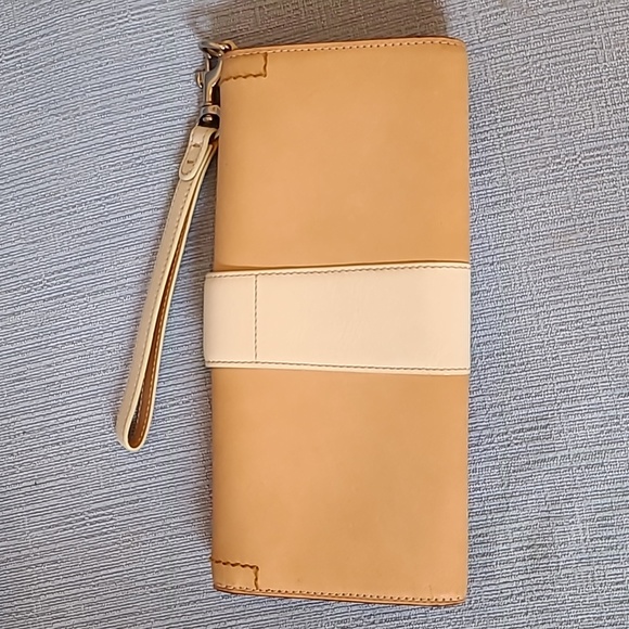 EUC Coach All Leather Clutch - Picture 2 of 5